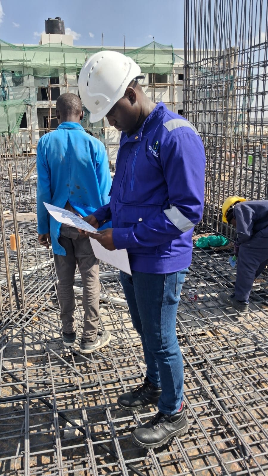 Site supervision of electrical installation on a construction site